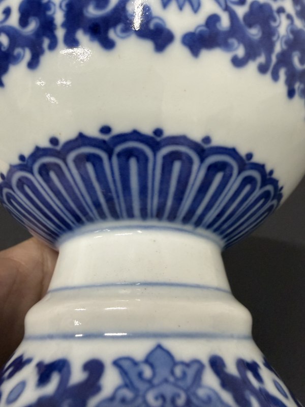 清乾隆 青花西番莲纹高足碗 - 图7
