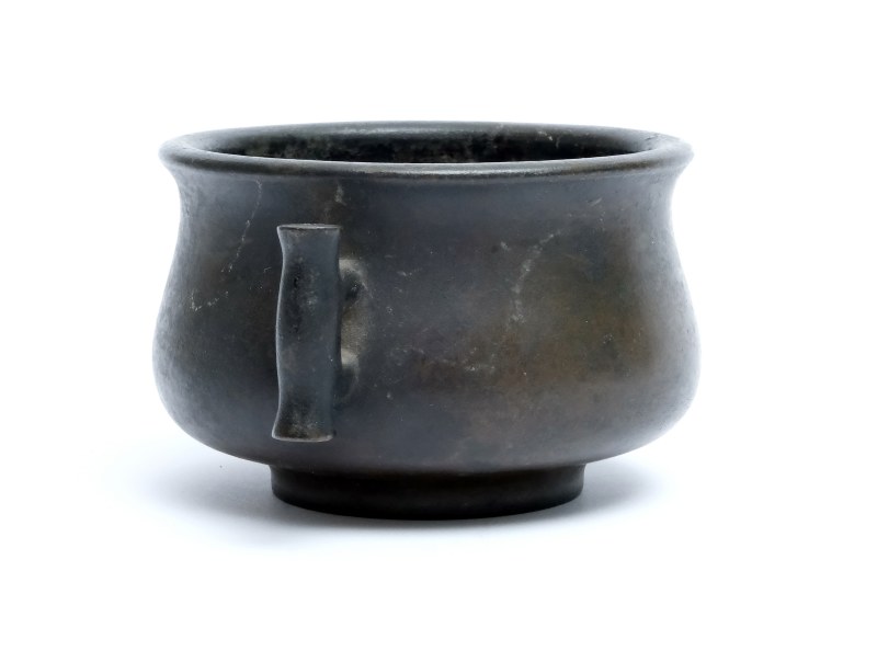 A bronze censer with ‘halberd-blade’ handles - 图2