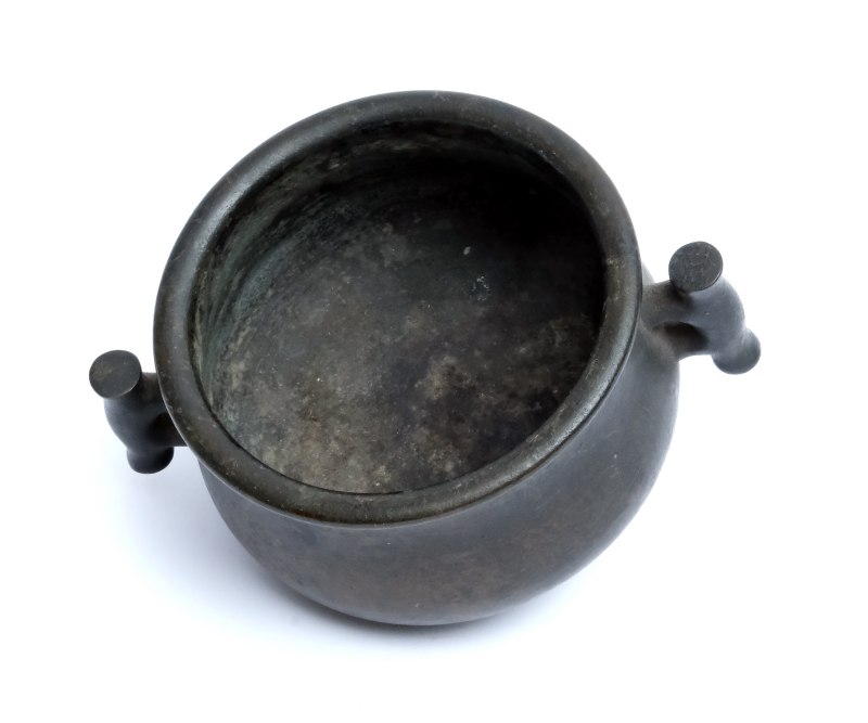 A bronze censer with ‘halberd-blade’ handles - 图4