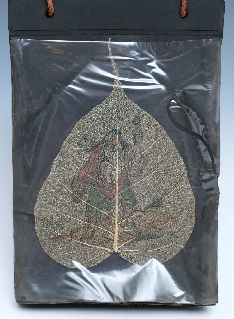 An album of eighteen bodhi leaf paintings - 图17