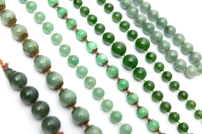 Four jade bead necklaces and one bracelet - 图1