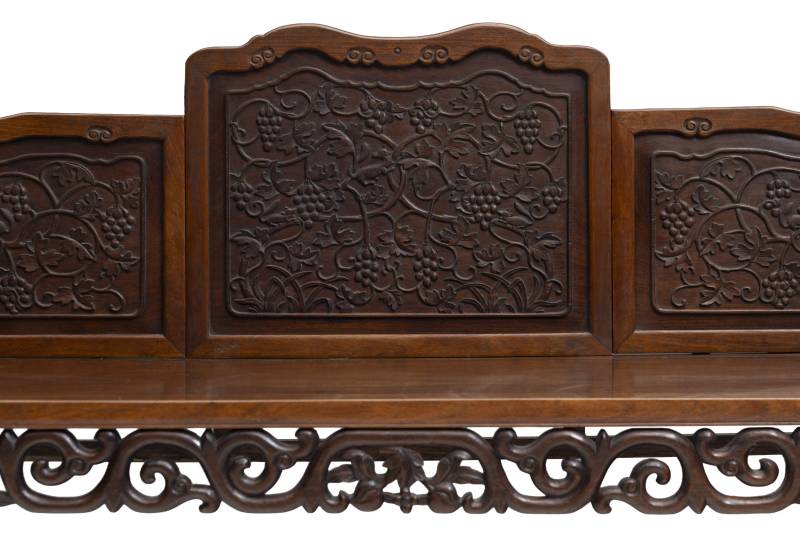 A huali 'squirrel and grapes' bench - 图4