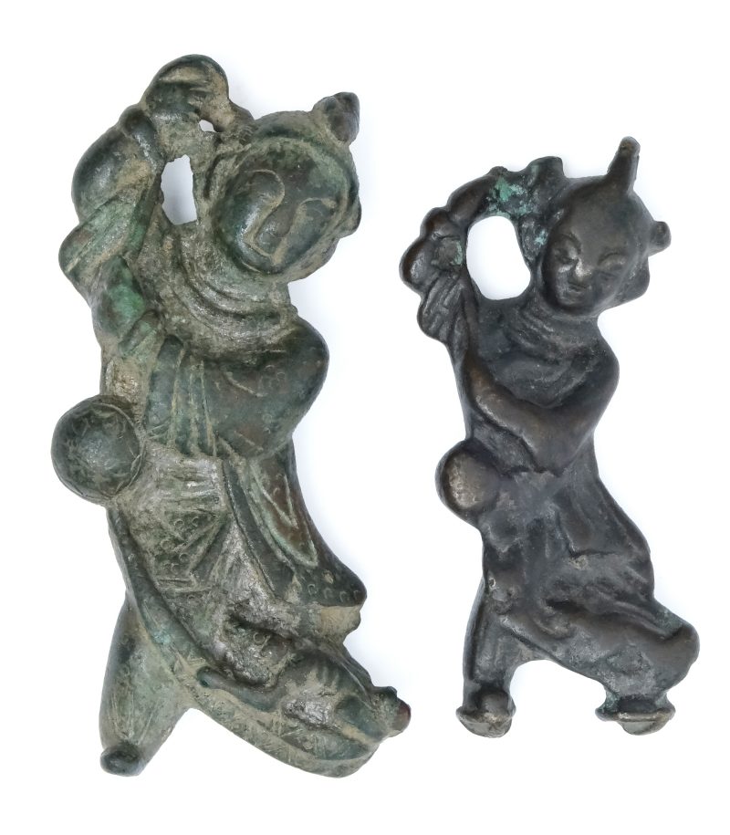 A group of four small bronze figures - 图5