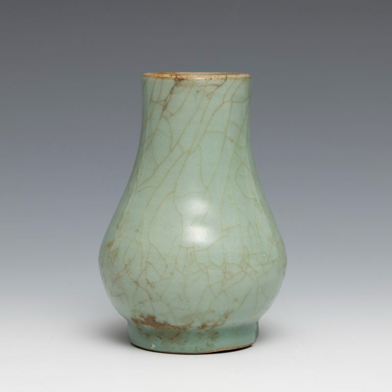 A small Longquan celadon vase - 图3