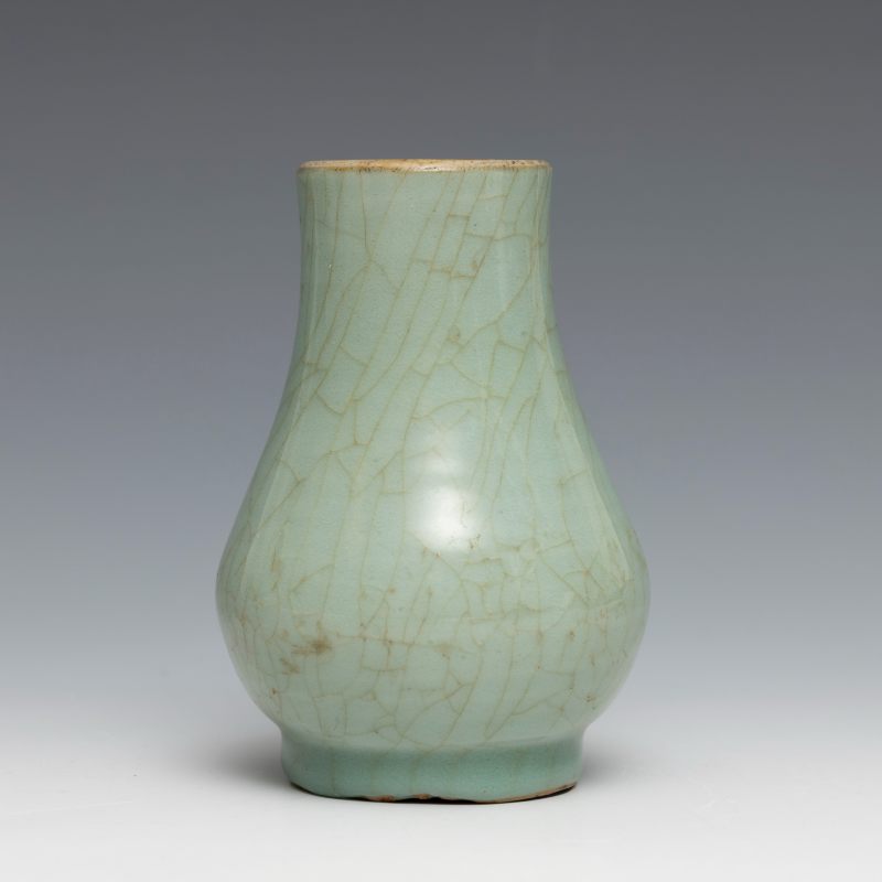 A small Longquan celadon vase - 图2