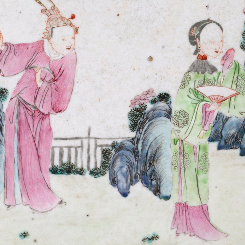 清乾隆 粉彩吕布戏貂蝉图瓷板 - 图6
