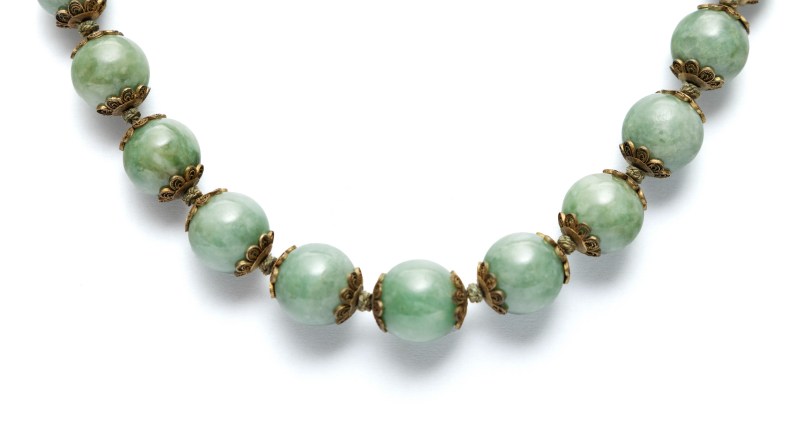 Four jade bead necklaces and one bracelet - 图5