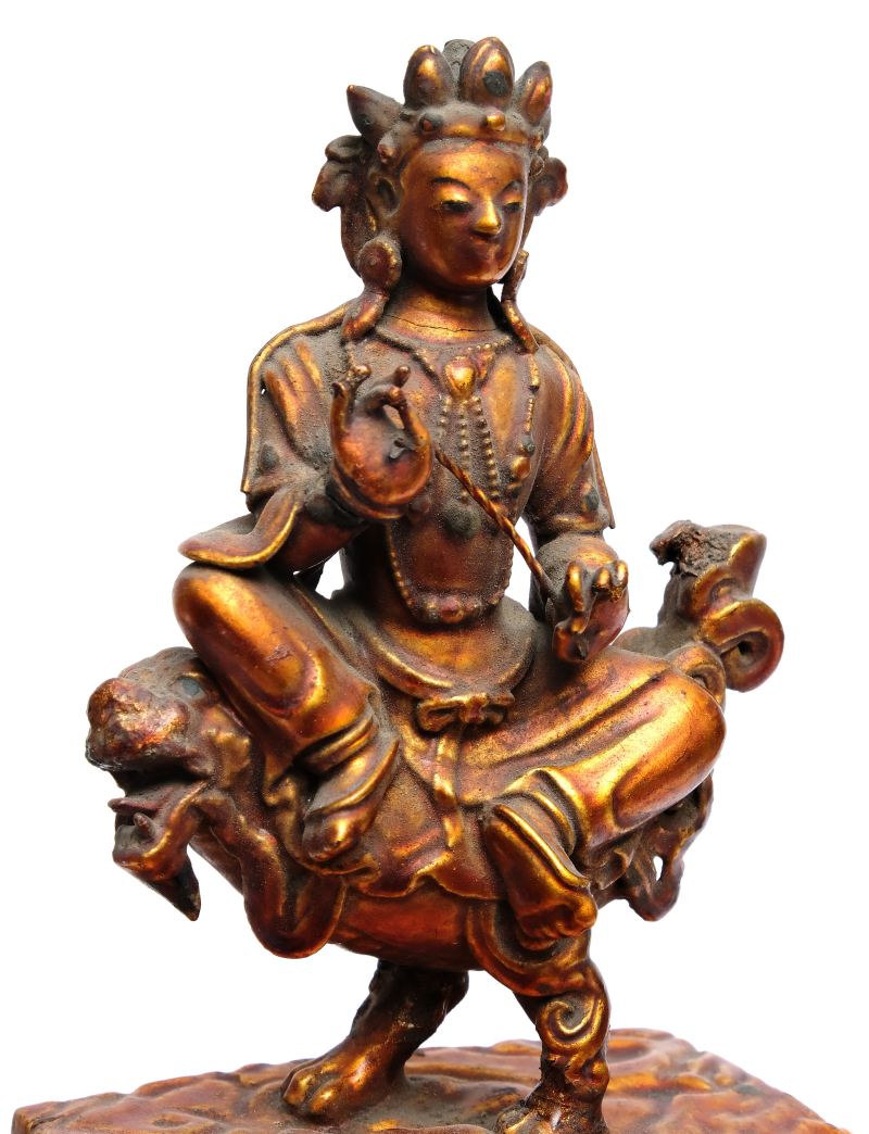 A pair of gilt-lacquered wooden deity figures - 图4