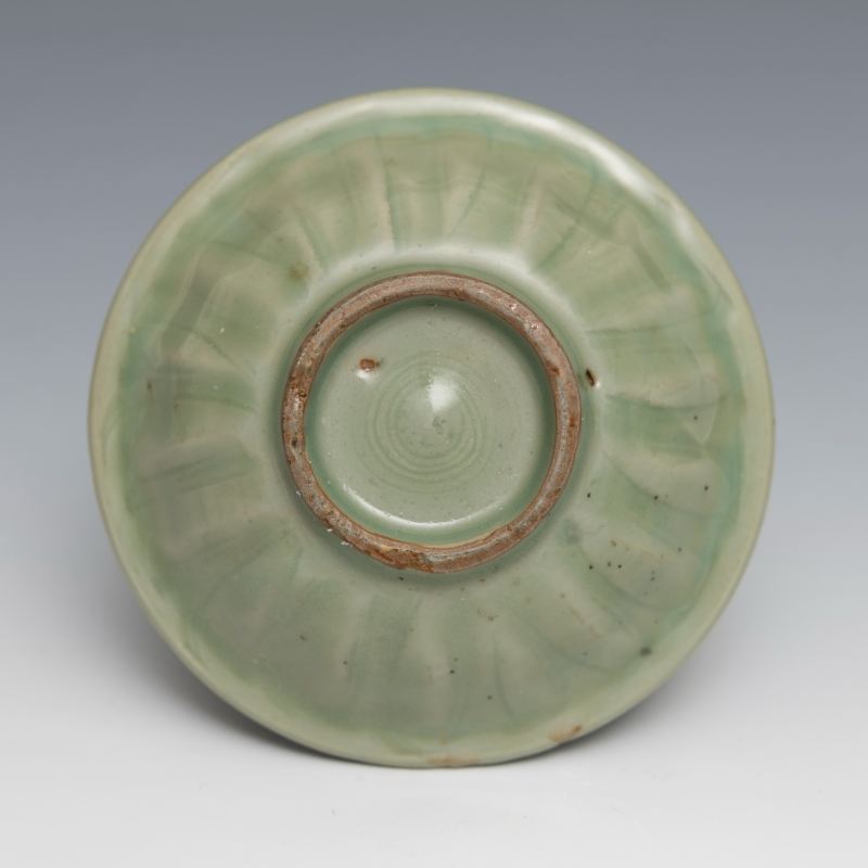 A small Longquan celadon 'twin-fish' dish - 图3