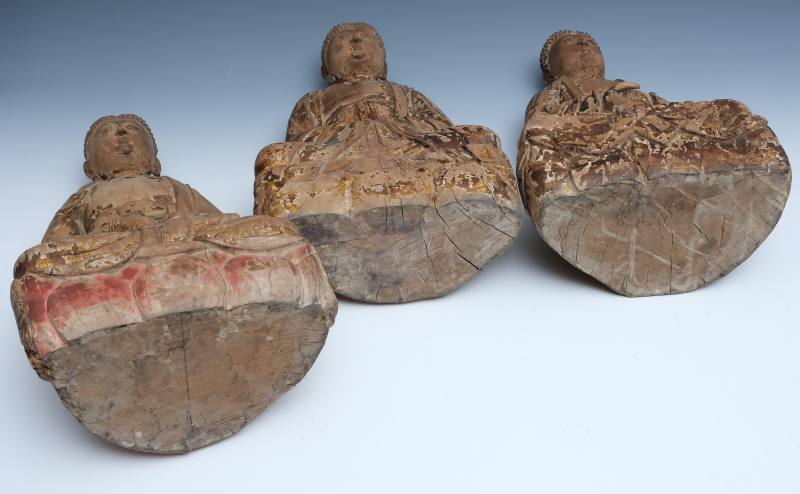 Three larger wooden Buddha figures - 图4