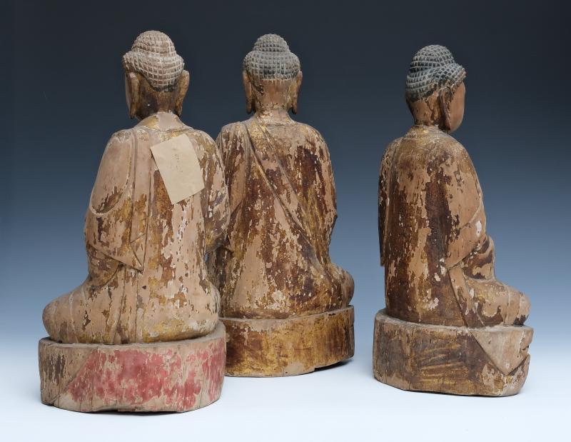 Three larger wooden Buddha figures - 图5