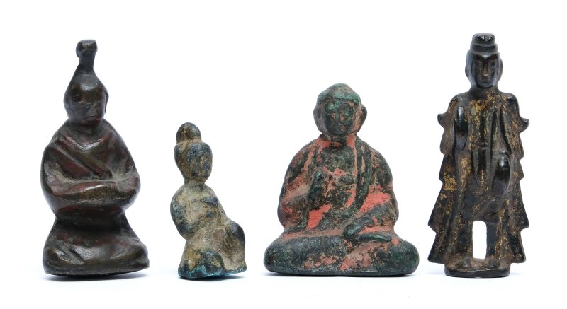 A group of small bronze Buddhist figures - 图8
