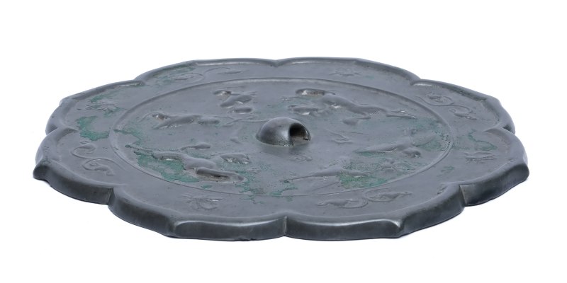 A large bronze ‘Lions and Birds’ mirror - 图3