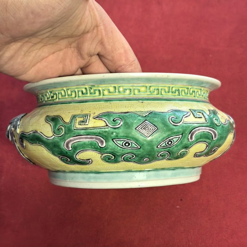 清康熙 素三彩饕餮纹兽耳衔环炉 - 图9