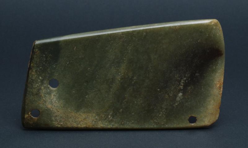 A neolithic jade axe blade 'Fu' - 图5