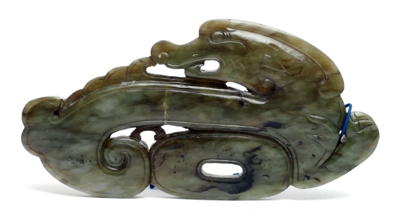 A greyish-green jade dragon-form pendant - 图1