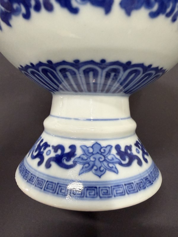 清乾隆 青花西番莲纹高足碗 - 图11