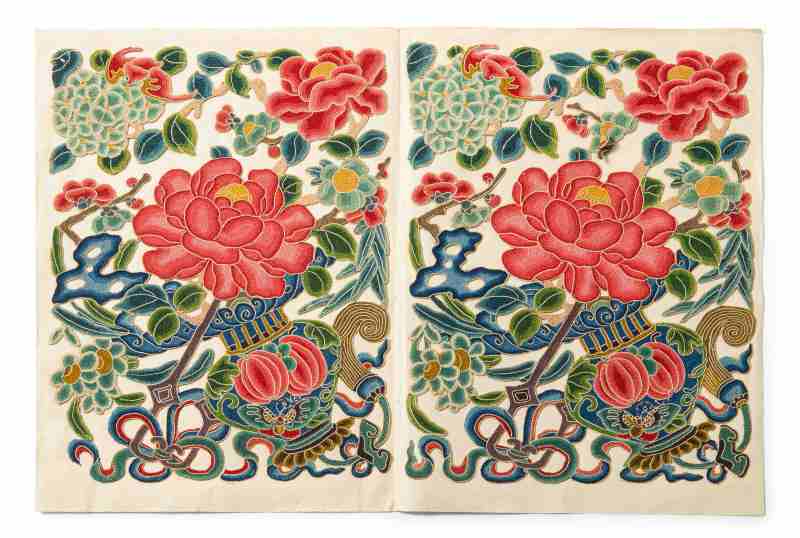 A selection of embroidered silk trim pieces - 图2