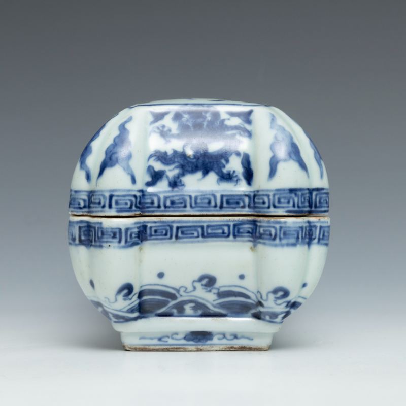 A blue and white 'dragon' pen box and cover, Wanli mark but of later period - 图4