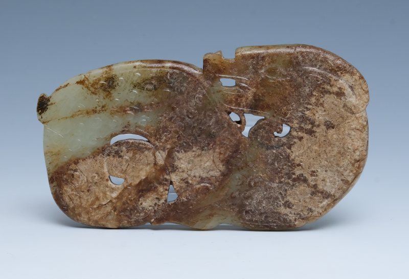 A large jade 'qylin' amulet - 图4