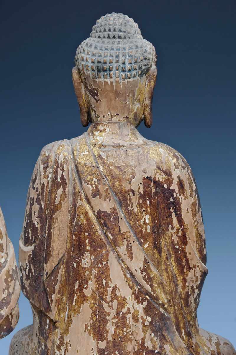 Three larger wooden Buddha figures - 图12