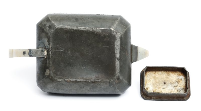 A pewter and jade inscribed teapot - 图5