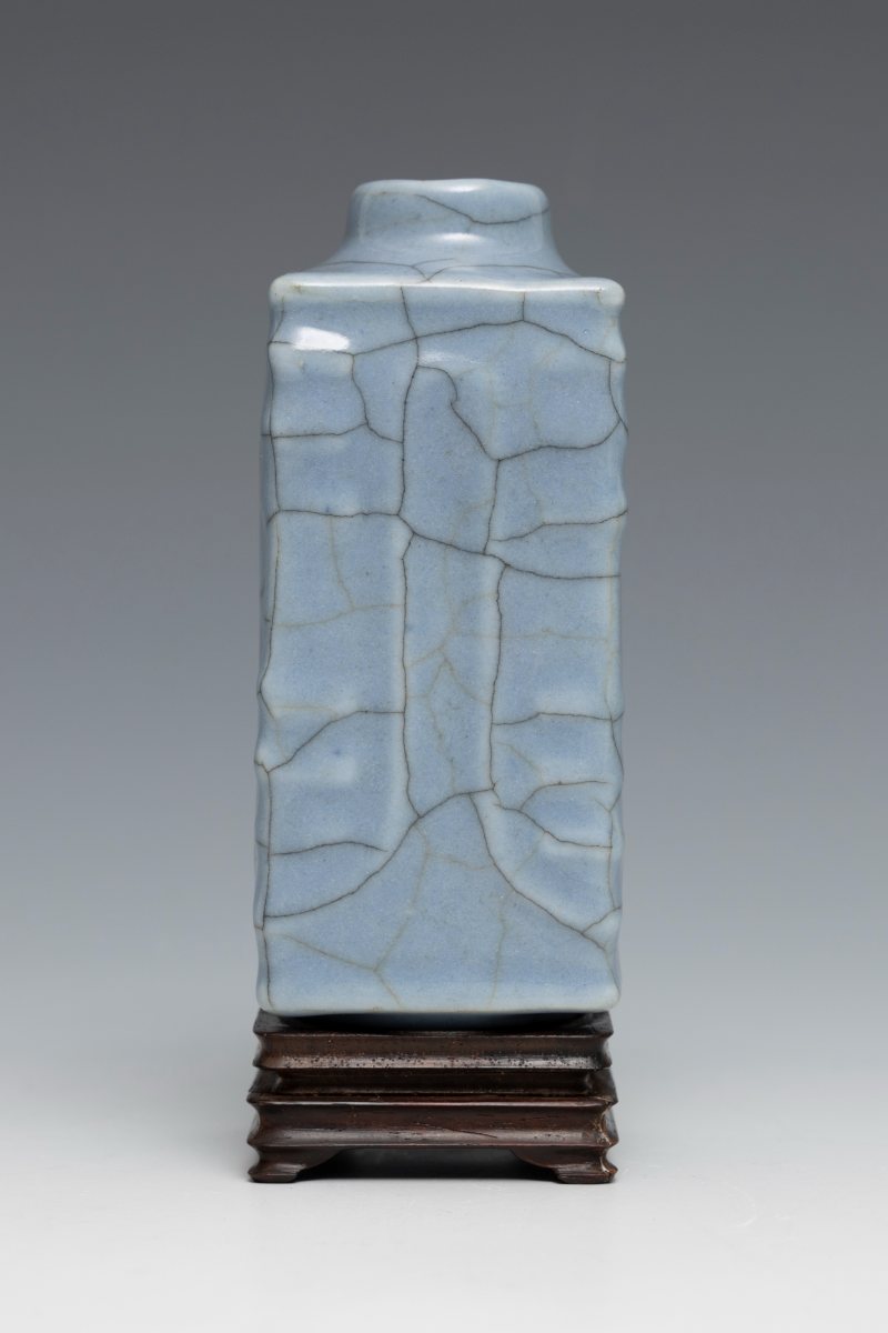 A small guan-type cong shaped vase - 图3