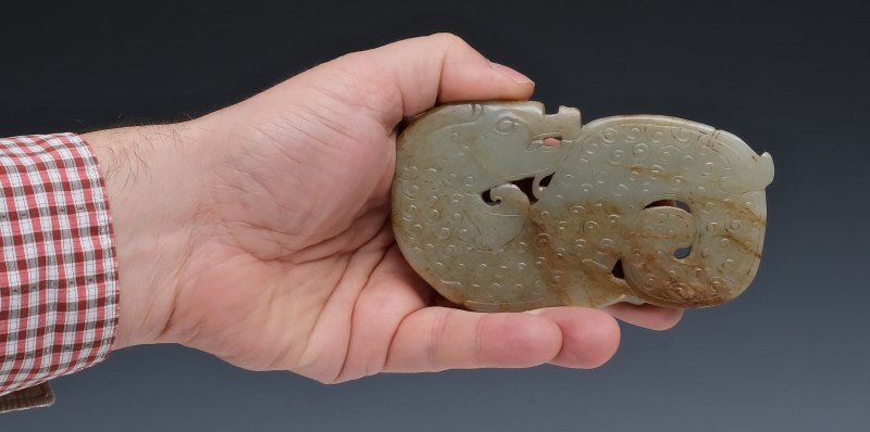 A large jade 'qylin' amulet - 图5