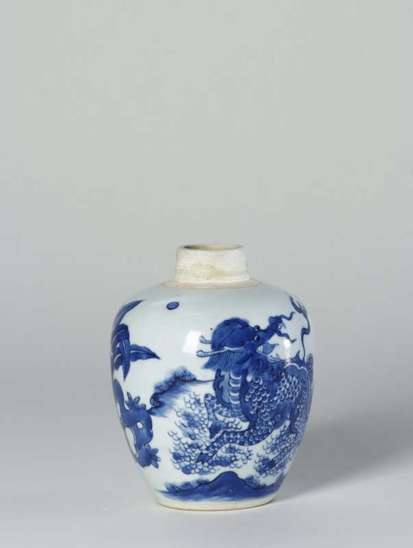 明末清初 青花麒麟芭蕉纹小罐 - 图1