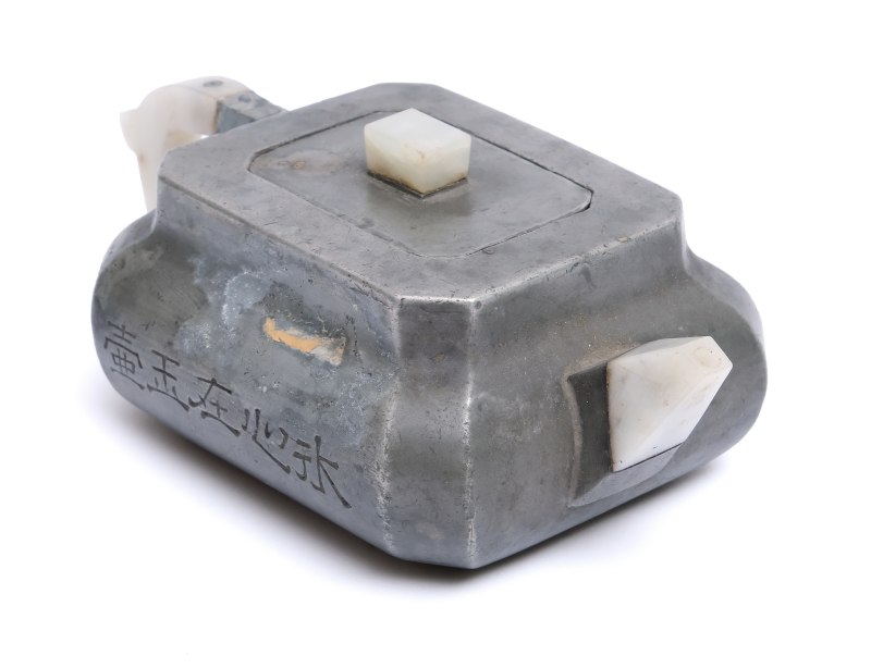 A pewter and jade inscribed teapot - 图6