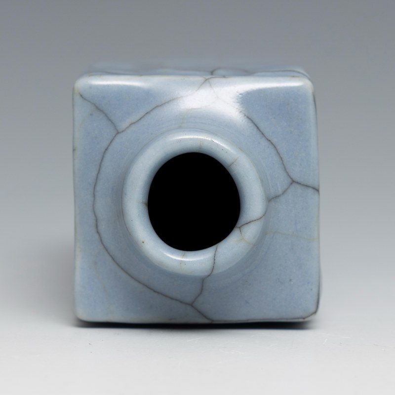 A small guan-type cong shaped vase - 图6