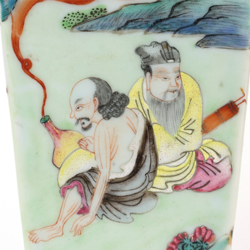 清道光 粉彩八仙人物铺首方瓶 - 图5