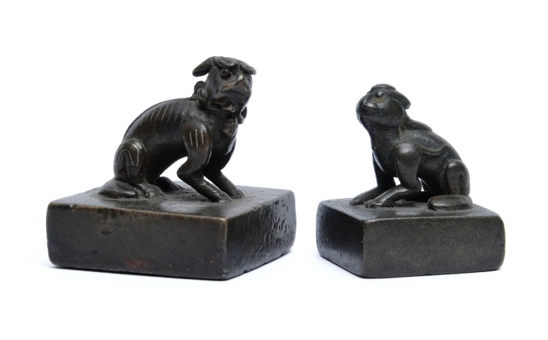 Four small bronze seals - 图4