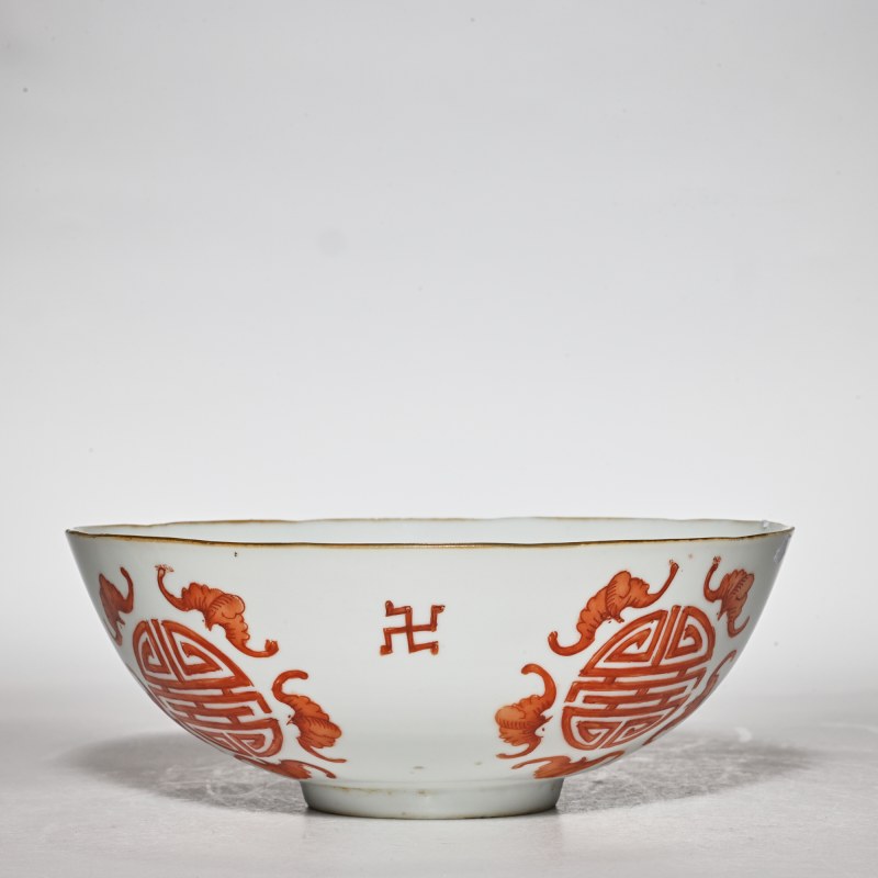 清同治 矾红描金五福捧寿纹碗 - 图3