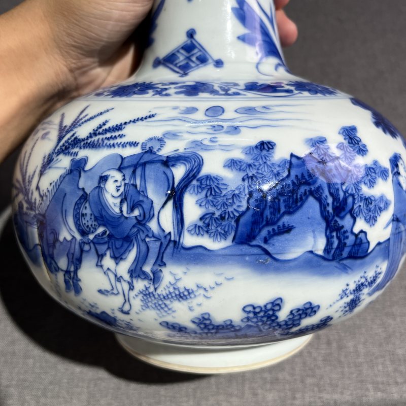 明崇祯青花人物蒜头瓶 - 图7