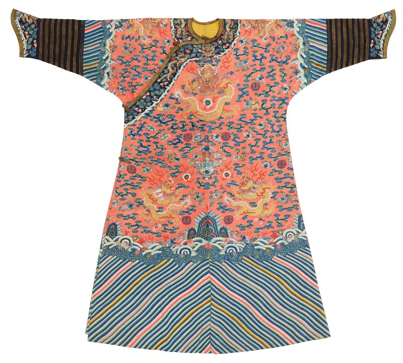 清道光 杏地緙絲繡金龍紋蟒袍  DAOGUANG PERIOD (1821-1850) - 图1