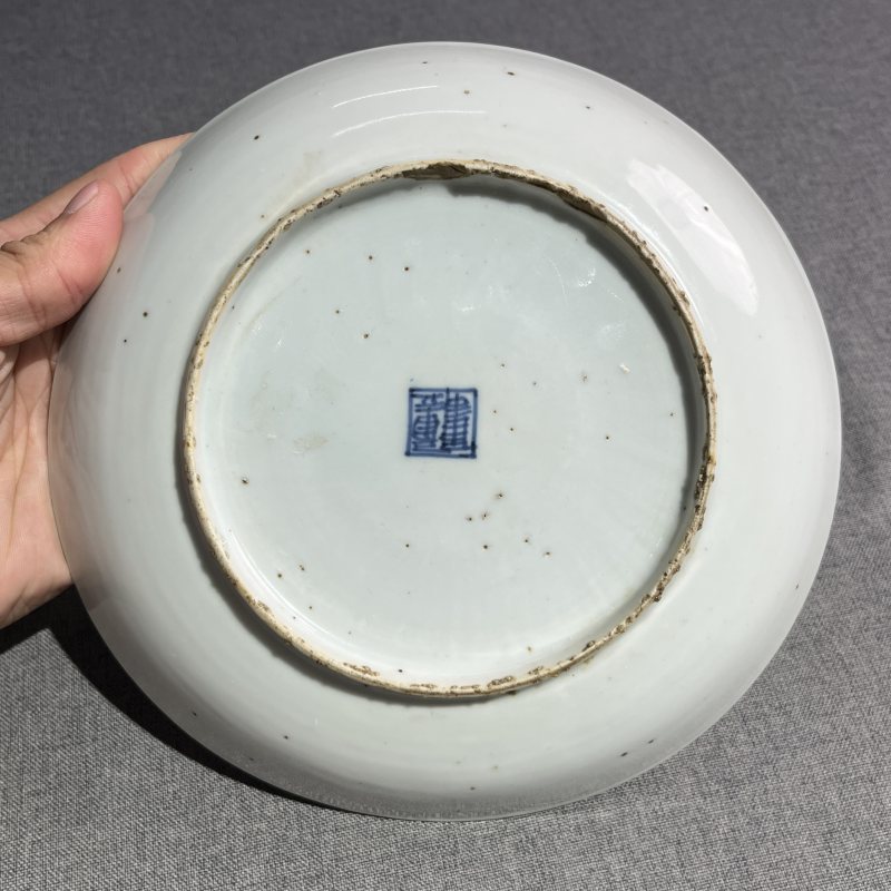 明晚期青花八宝纹盘 - 图8