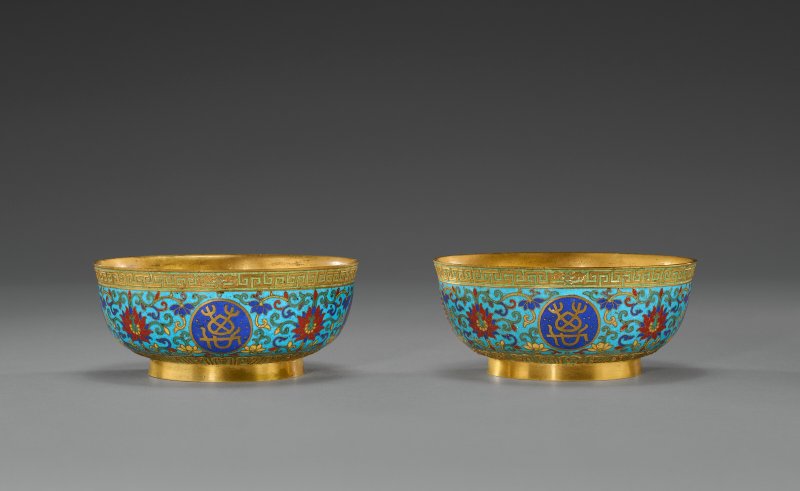 清乾隆 掐絲及鏨胎琺瑯萬壽無疆盌一對  QIANLONG PERIOD (1736-1795) - 图2