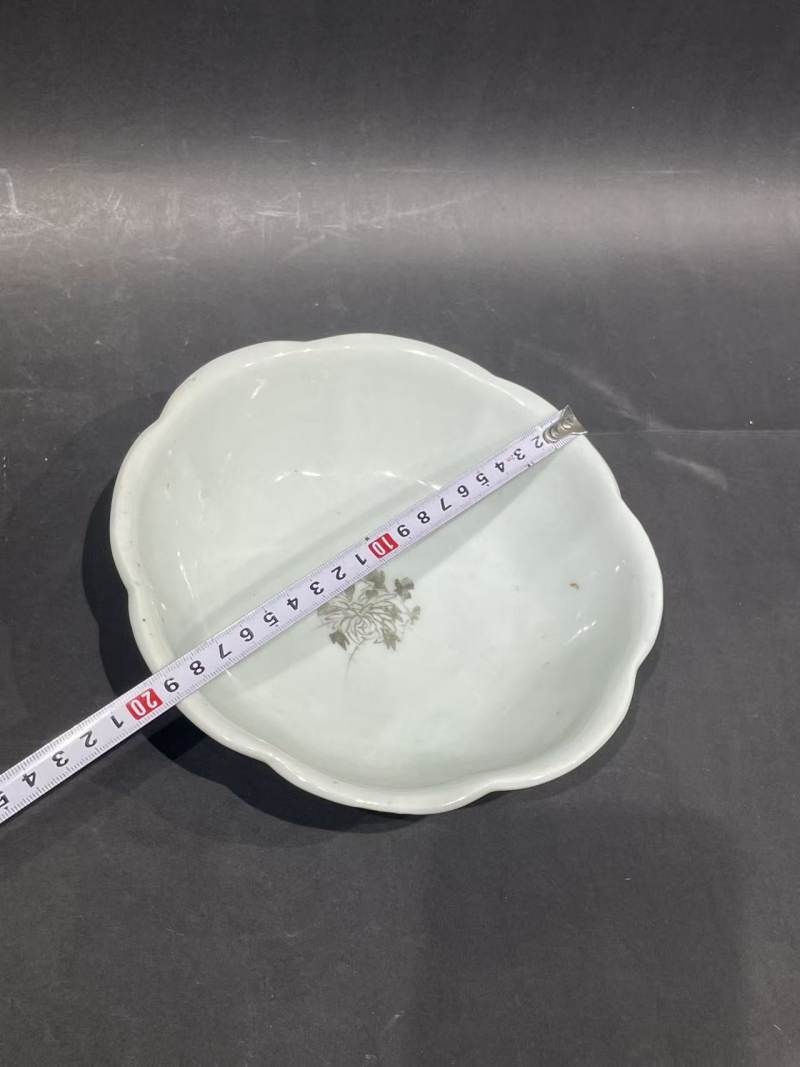 清墨彩山水纹花口供碗 - 图9