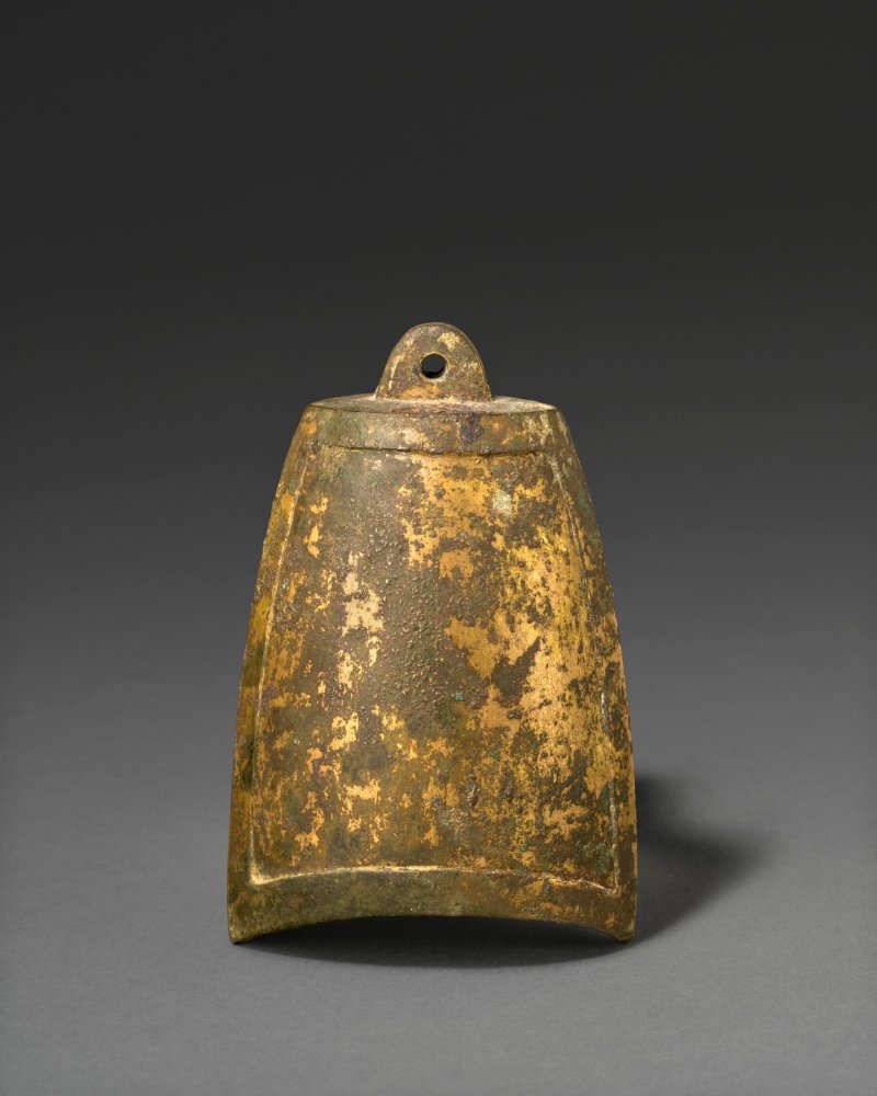 唐 鎏金銅花卉紋小鈕鐘  TANG DYNASTY (AD 618-907) - 图2