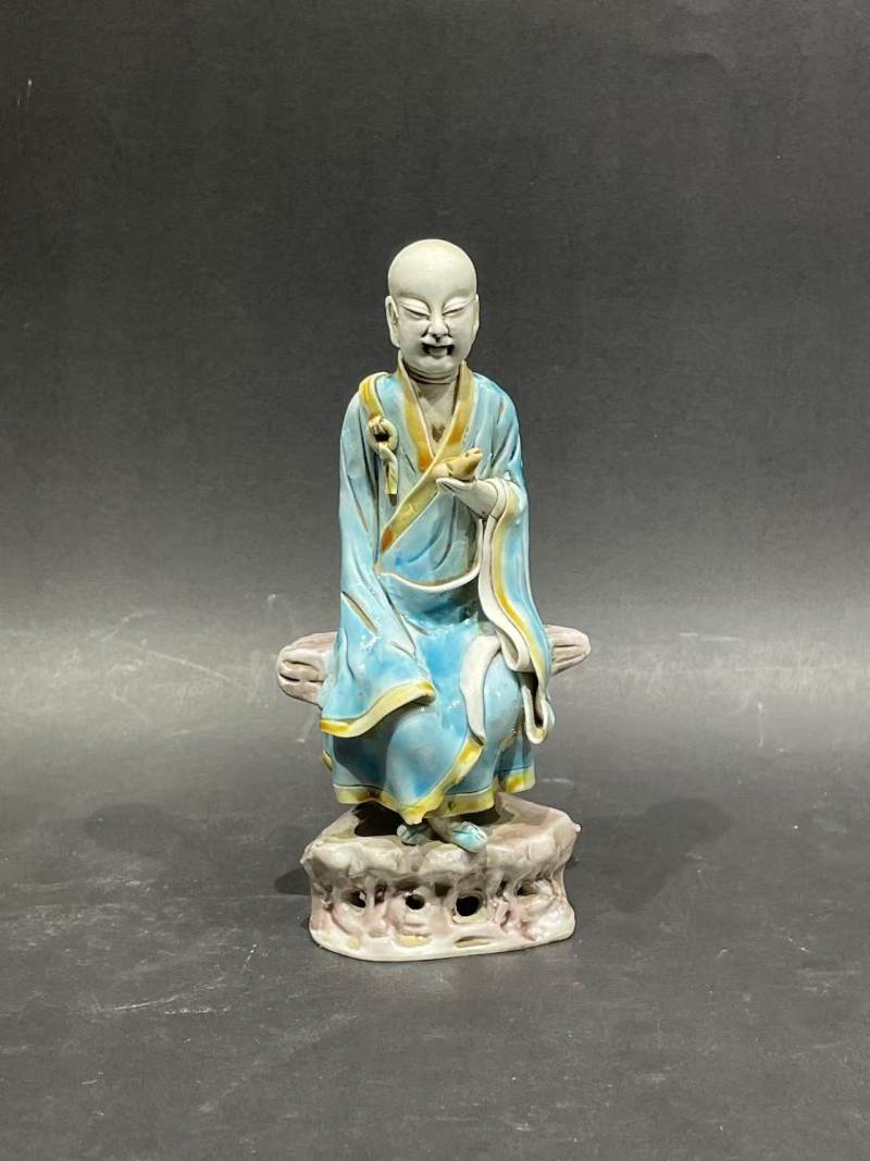 解放后素三彩罗汉瓷塑 - 图1