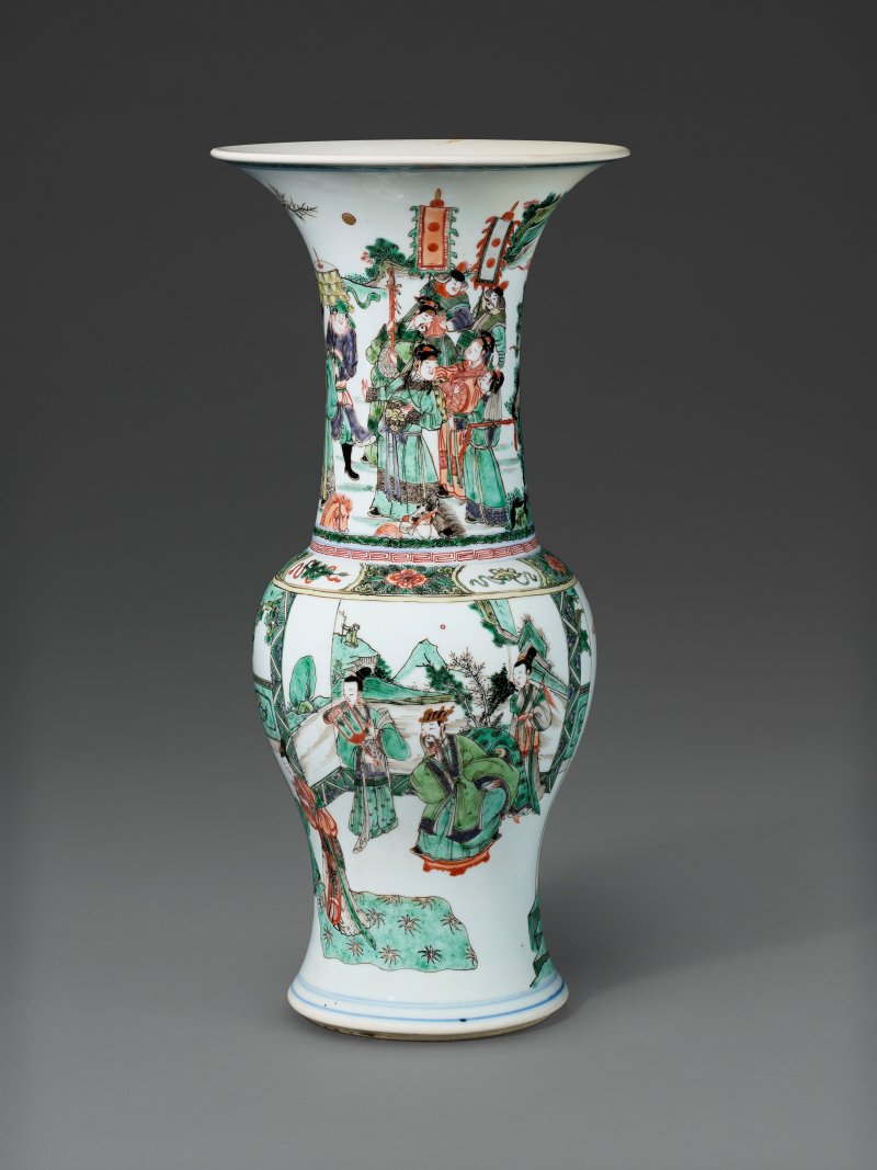 清康熙 五彩三國演義「姜維避禍」圖鳳尾尊  KANGXI PERIOD (1662-1722)
