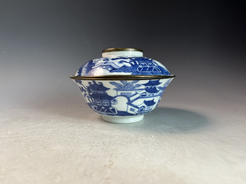 清中期 青花山水楼阁盖碗