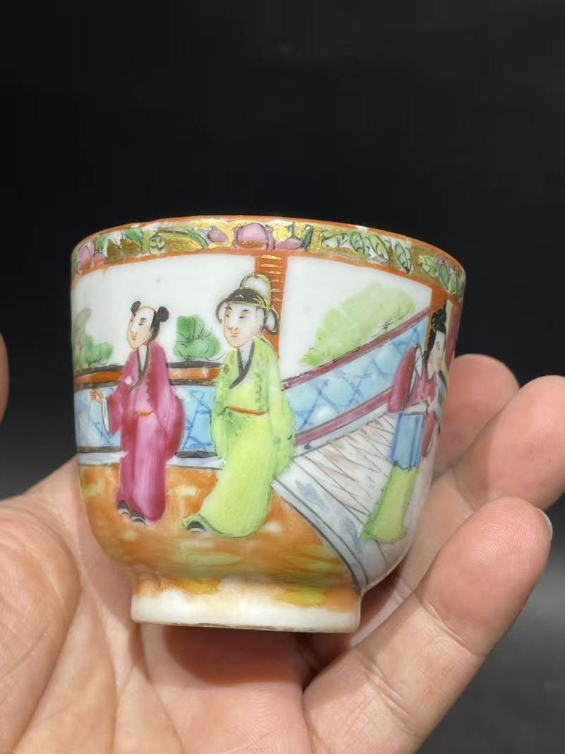 清广彩人物纹把杯 - 图6