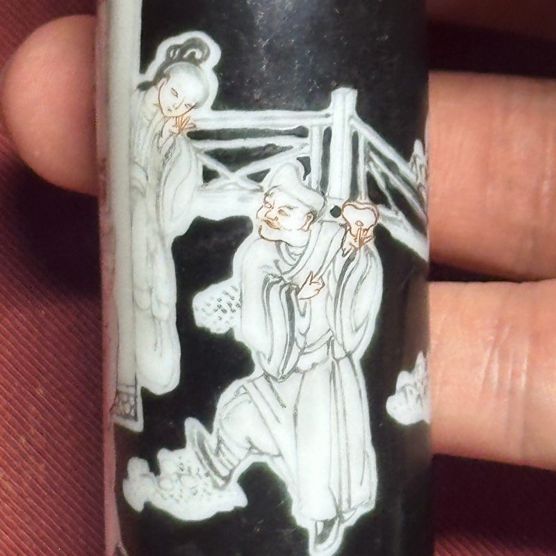 清晚期 墨地粉彩人物故事图鼻烟壶 - 图15