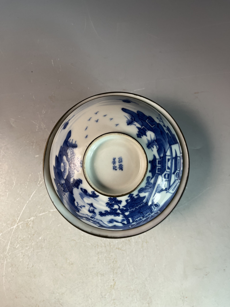 清中期 青花山水楼阁盖碗 - 图3