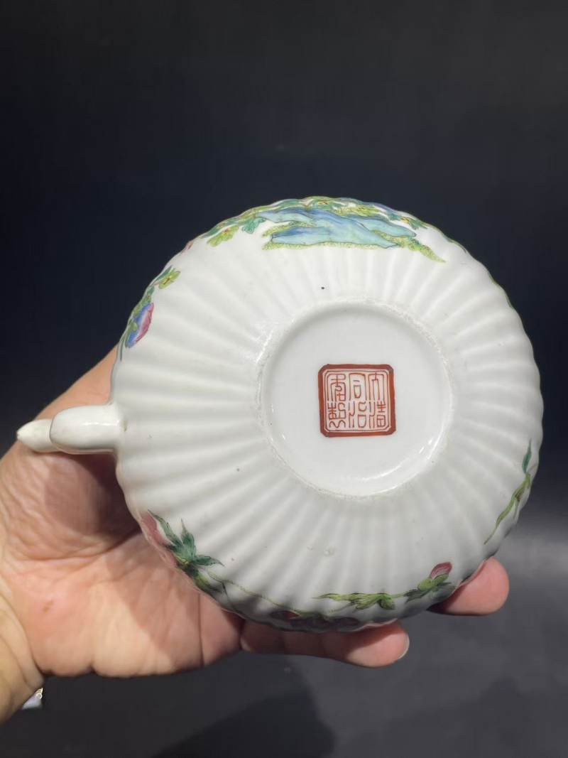 清粉彩花鸟瓜楞壶 - 图8