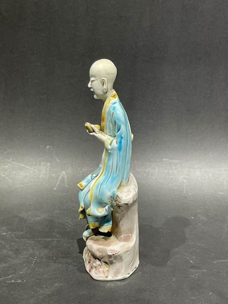 解放后素三彩罗汉瓷塑 - 图4