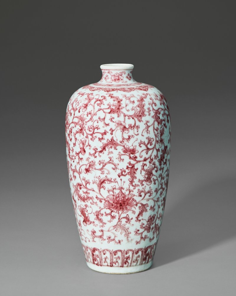 清十八世紀 釉裏紅纏枝蓮紋梅瓶  18TH CENTURY - 图2