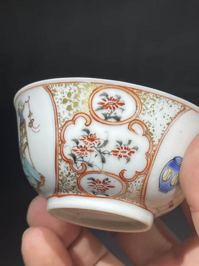 清乾隆广彩人物纹杯碟一套 - 图4
